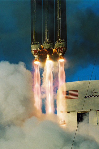 Illustration for article titled 11 stunning images of rocket launches